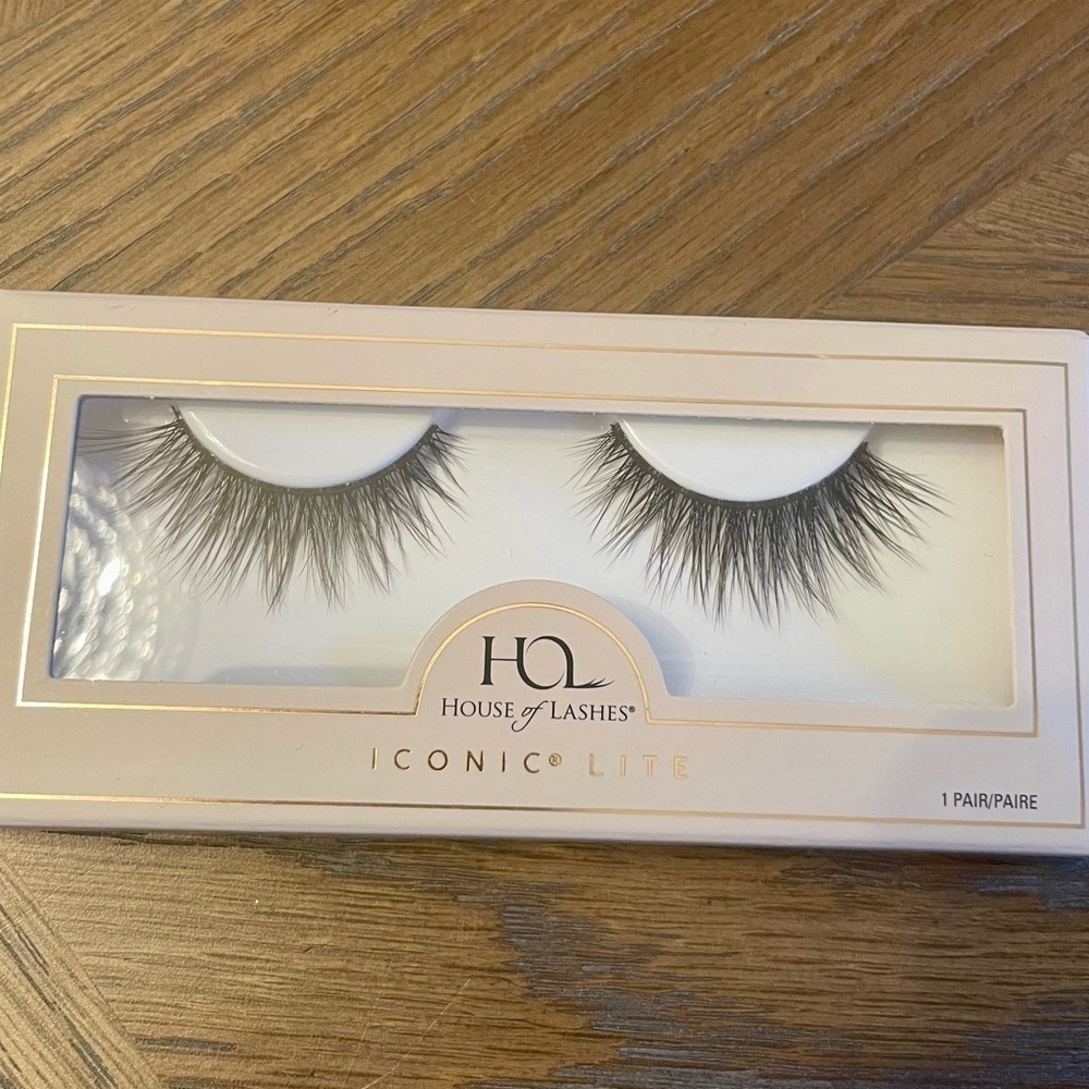NWT House of Lashes Iconic Lite Full False Lashes - Picture 4 of 5